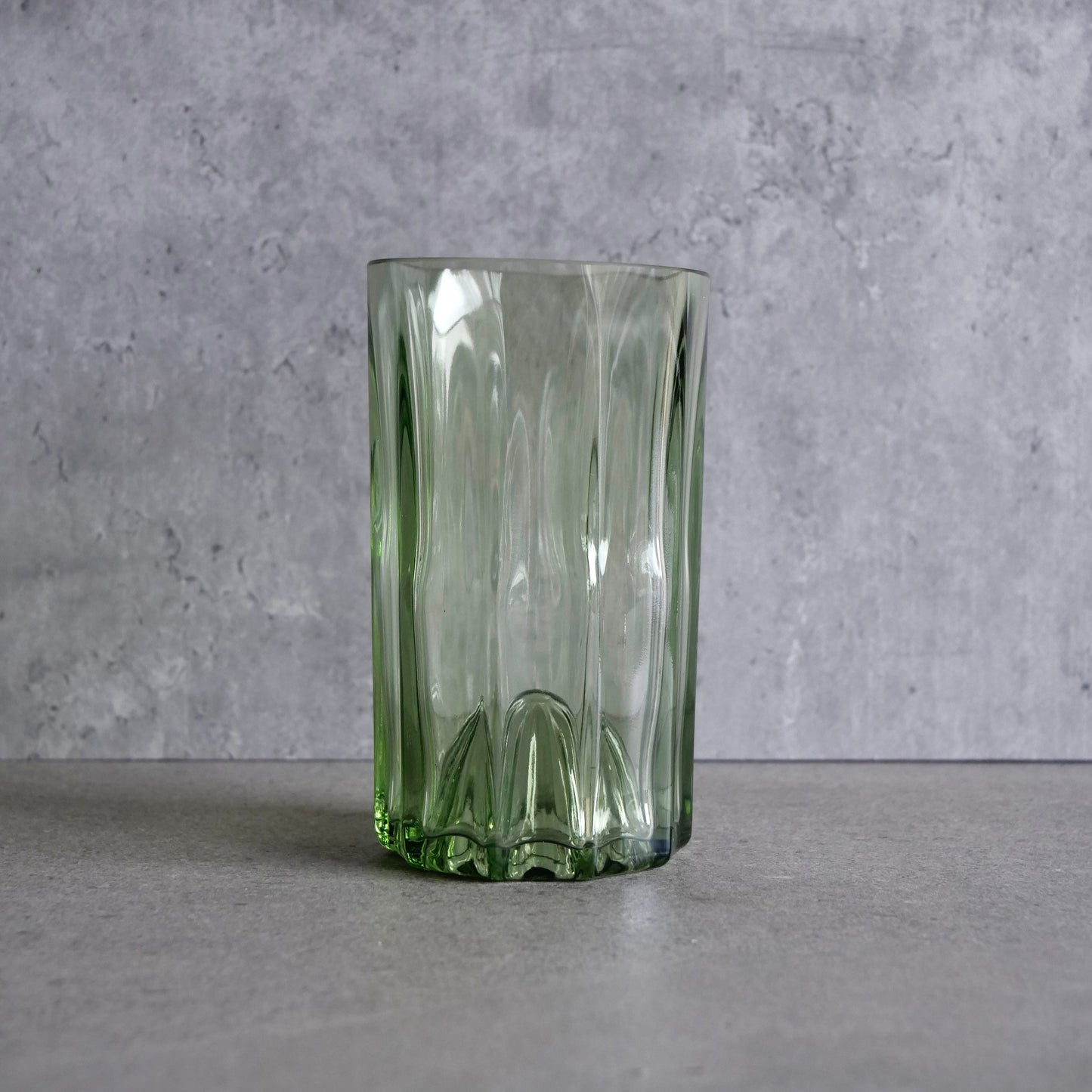 Tanqueray 10 gin glass