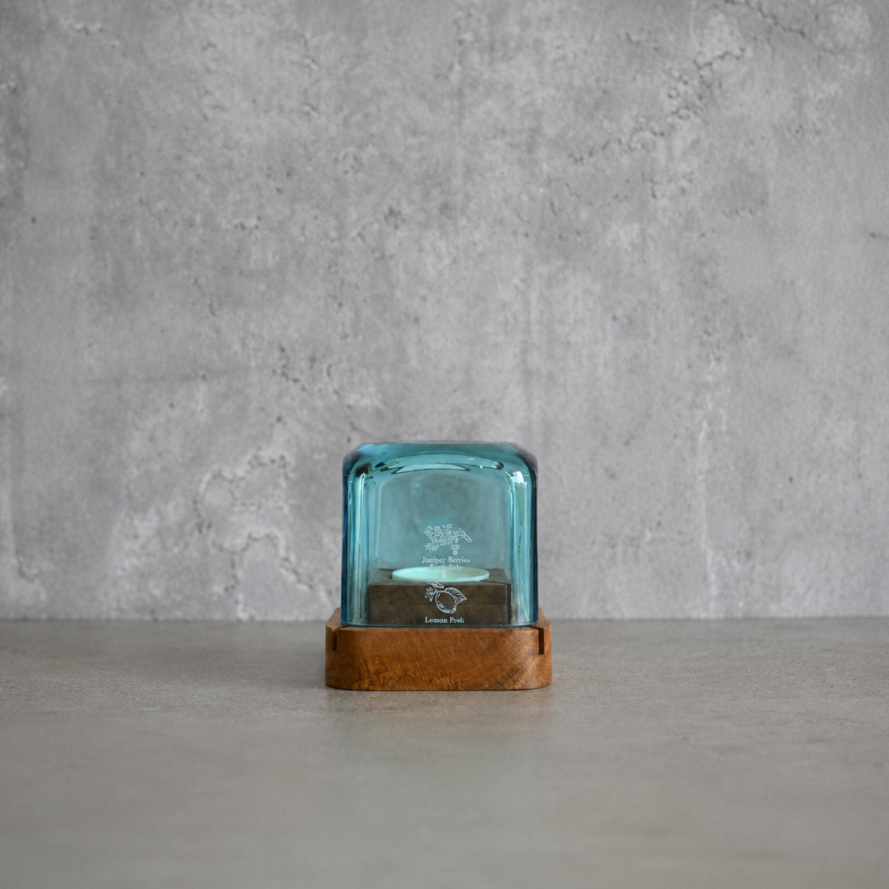 Bombay Sapphire Tealight (short)