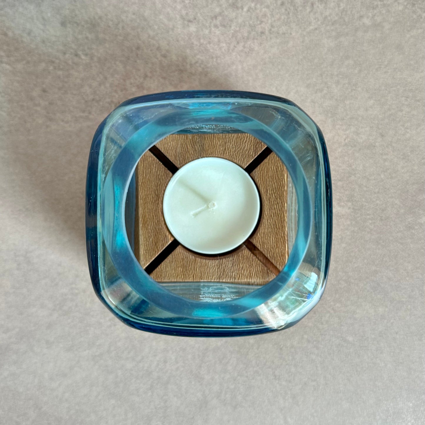 Bombay Sapphire Tealight (short)